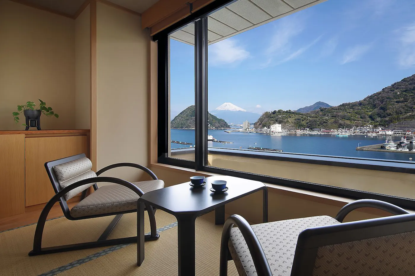 伊豆・三津浜温泉 松濤館:客室からの眺め