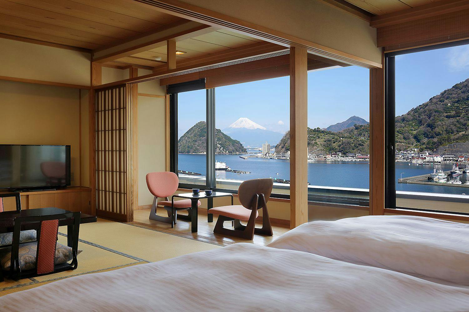 半露天風呂付和洋室12畳「花・海」