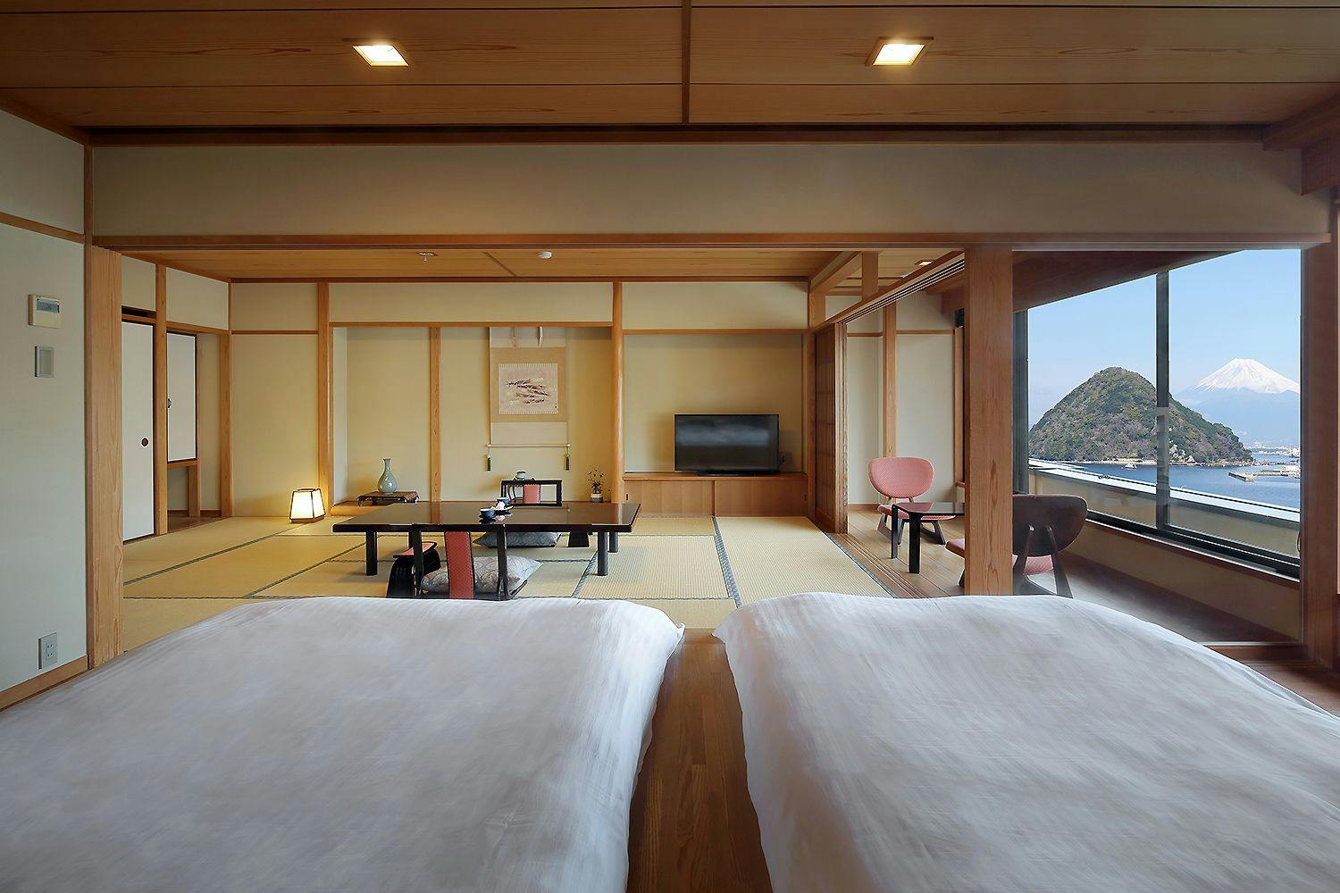 半露天風呂付和洋室12畳「花・海」