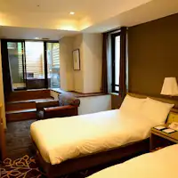 Premium Twin Terbuka di Tengah Hutan