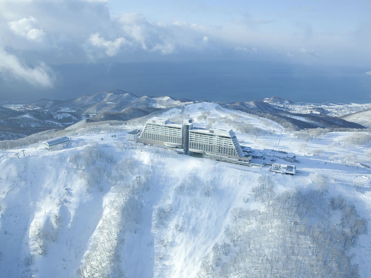 【外観】〔冬〕