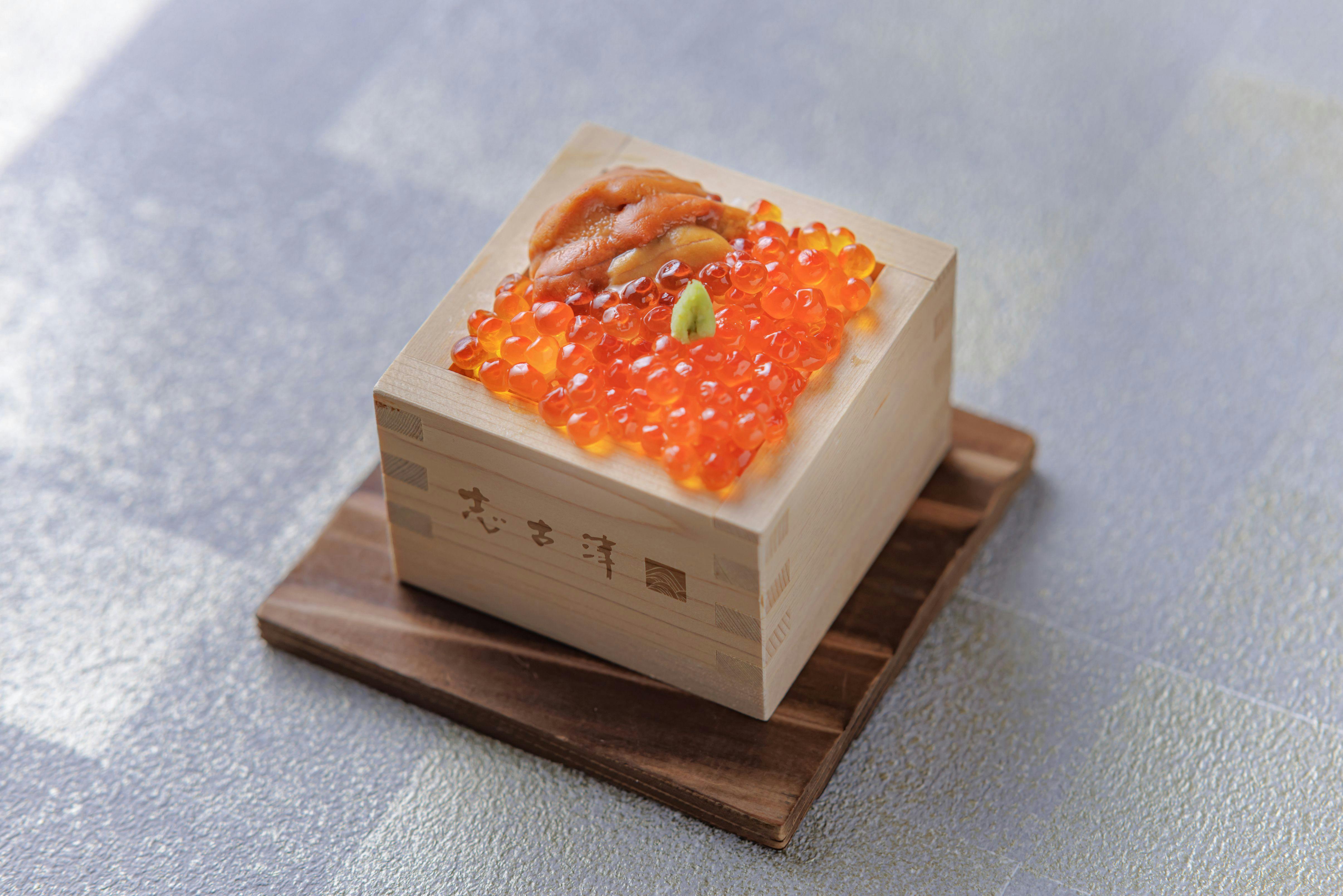【1泊2食】料理長特選「花」｜ふらの和牛と蝦夷鮑、旬魚を味わう逸品コース＆朝食ブッフェ
