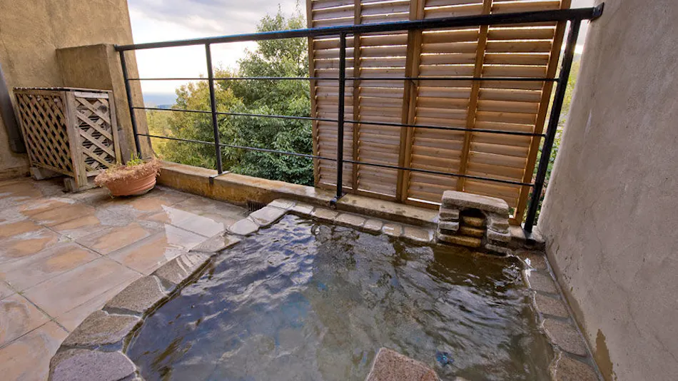 Kaede-an: All Rooms with Private Open-Air Bath, British Antique Hotel