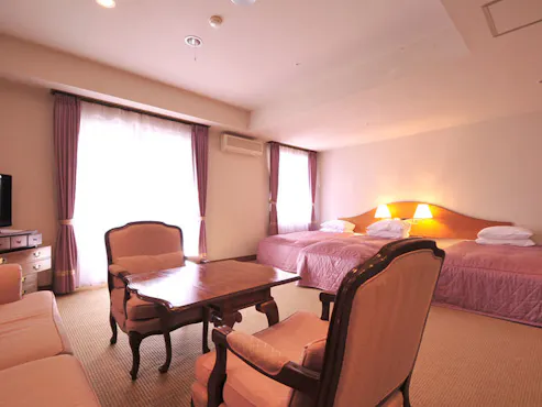 * Deluxe Twin - Semua kamar menghadap ke Danau Chuzenji.