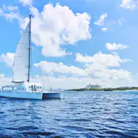 Catamaran Yacht to Fully Experience the Sea Breeze of Manza