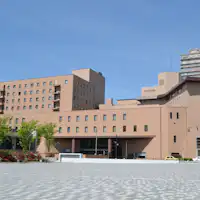 駅、繁華街へは徒歩10分圏内。