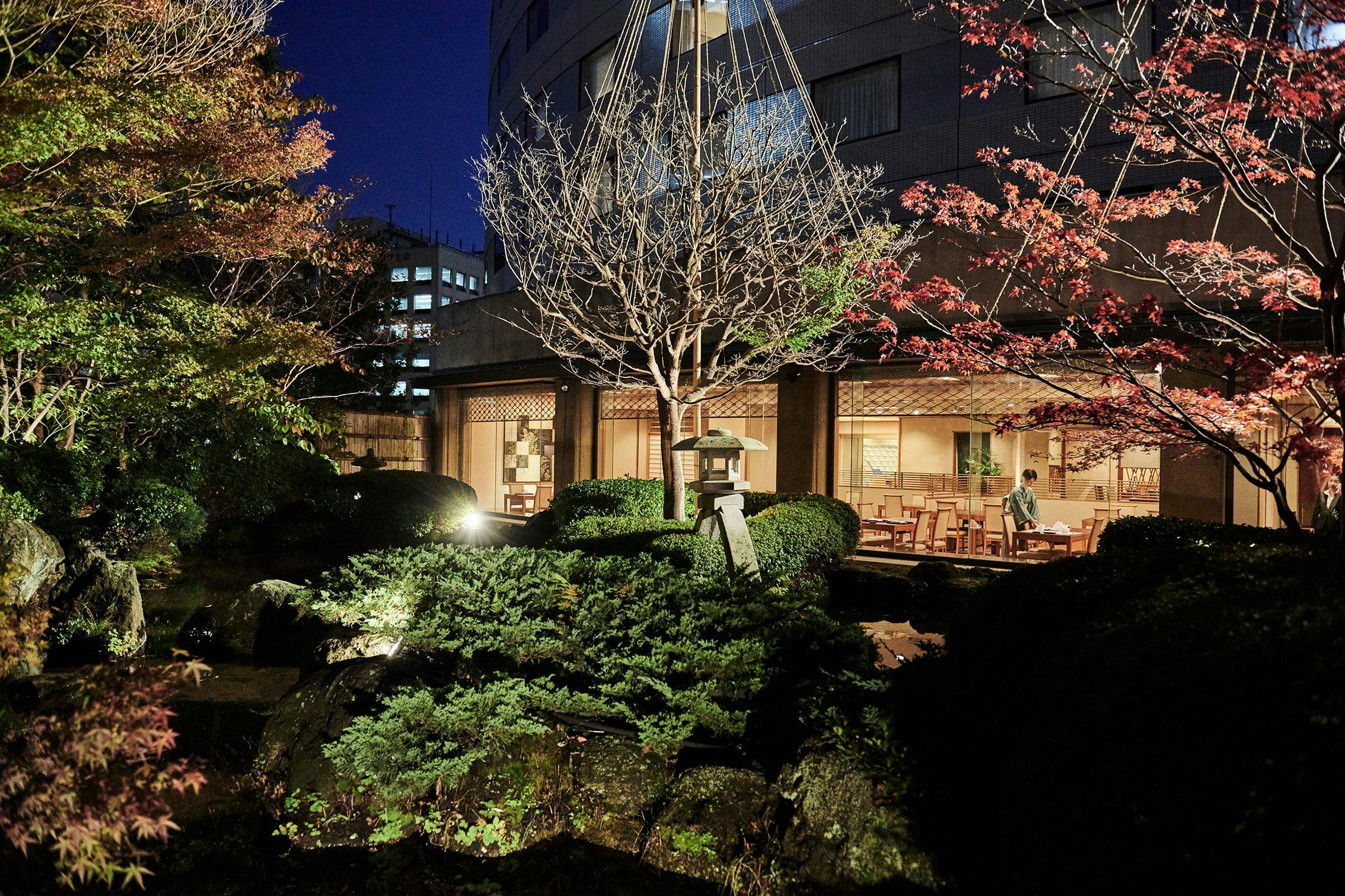 日本料理 雲海庭園