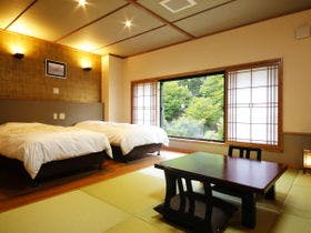 三朝温泉　依山楼岩崎