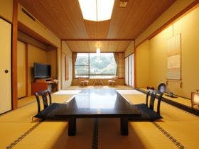 三朝温泉　依山楼岩崎