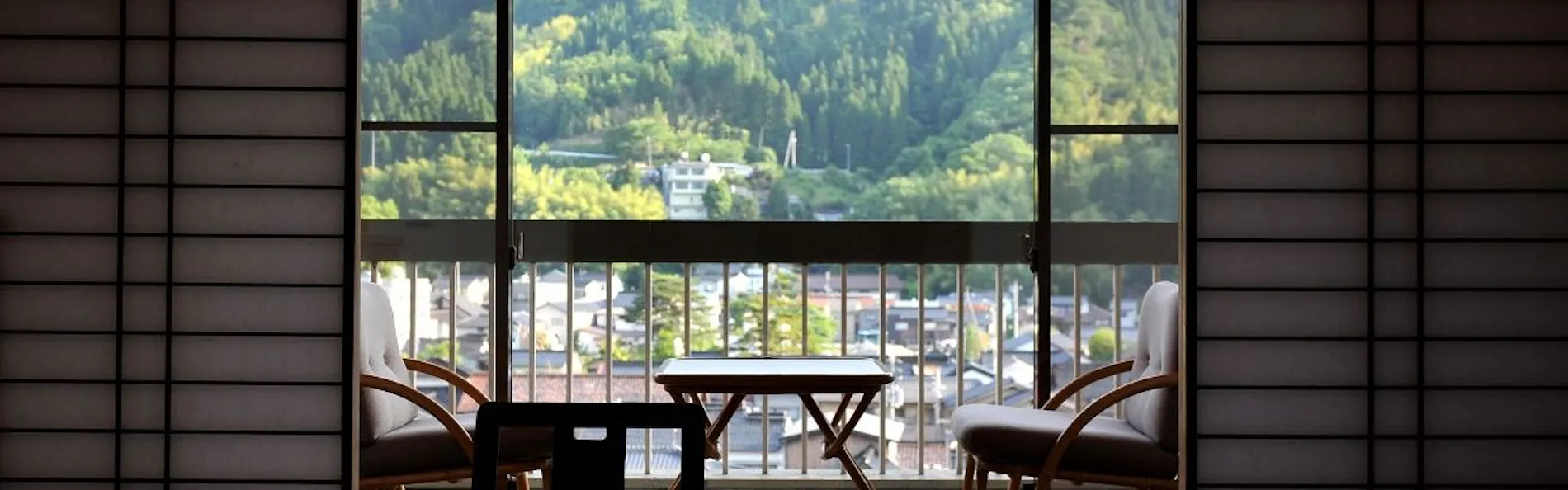 依山楼 岩崎
