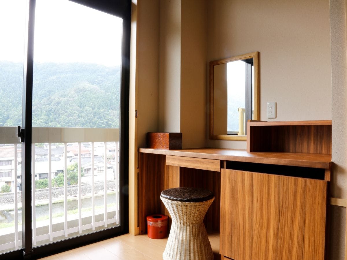 依山楼　岩崎