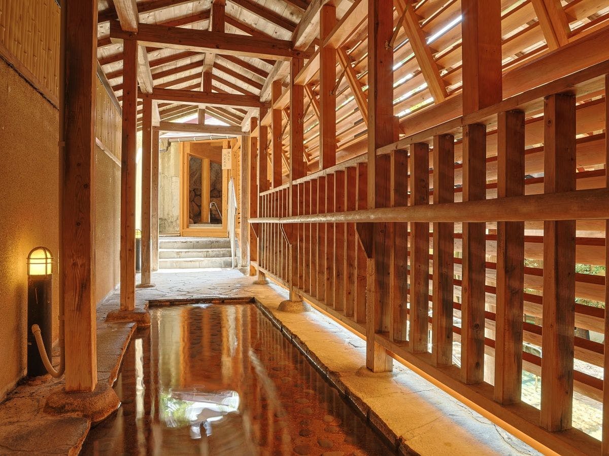 依山楼　岩崎