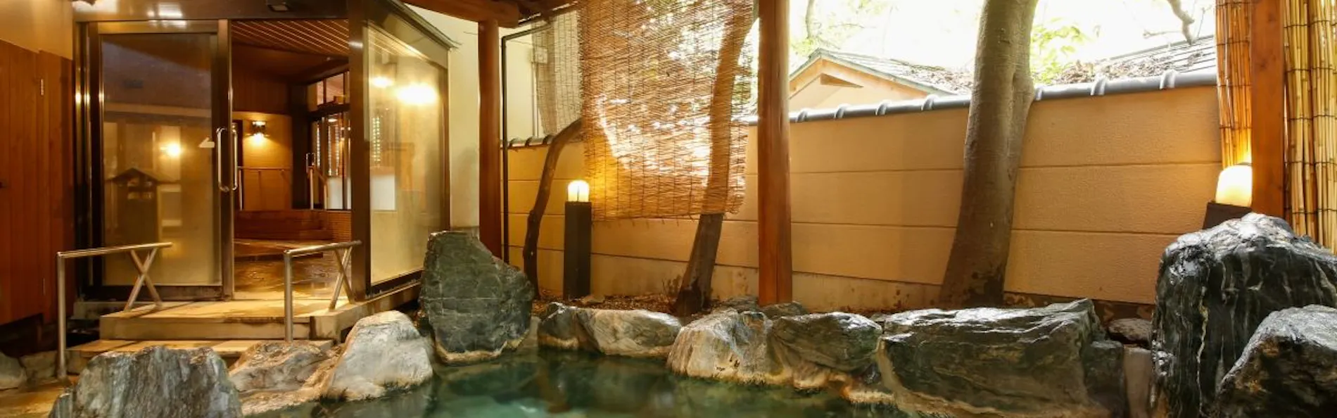 依山楼 岩崎