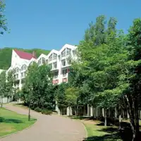 ■อาคารนอร์ทและเซาท์วิง: ภายนอกอาคาร (ฤดูร้อน)