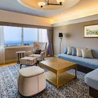オーシャンビュースイート(リビングルーム)