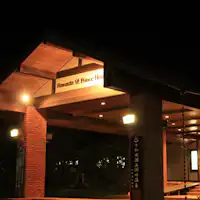 โรงแรมภายนอก (ฤดูใบไม้ร่วง)