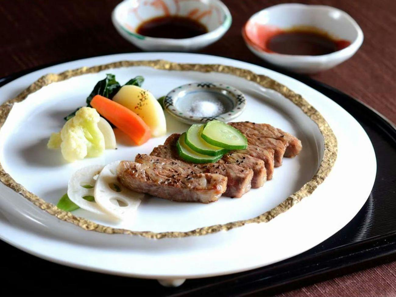 【A5等級飛騨牛会席】ステーキorしゃぶしゃぶを楽しむ