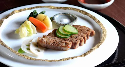 【A5等級飛騨牛会席】ステーキorしゃぶしゃぶを楽しむ