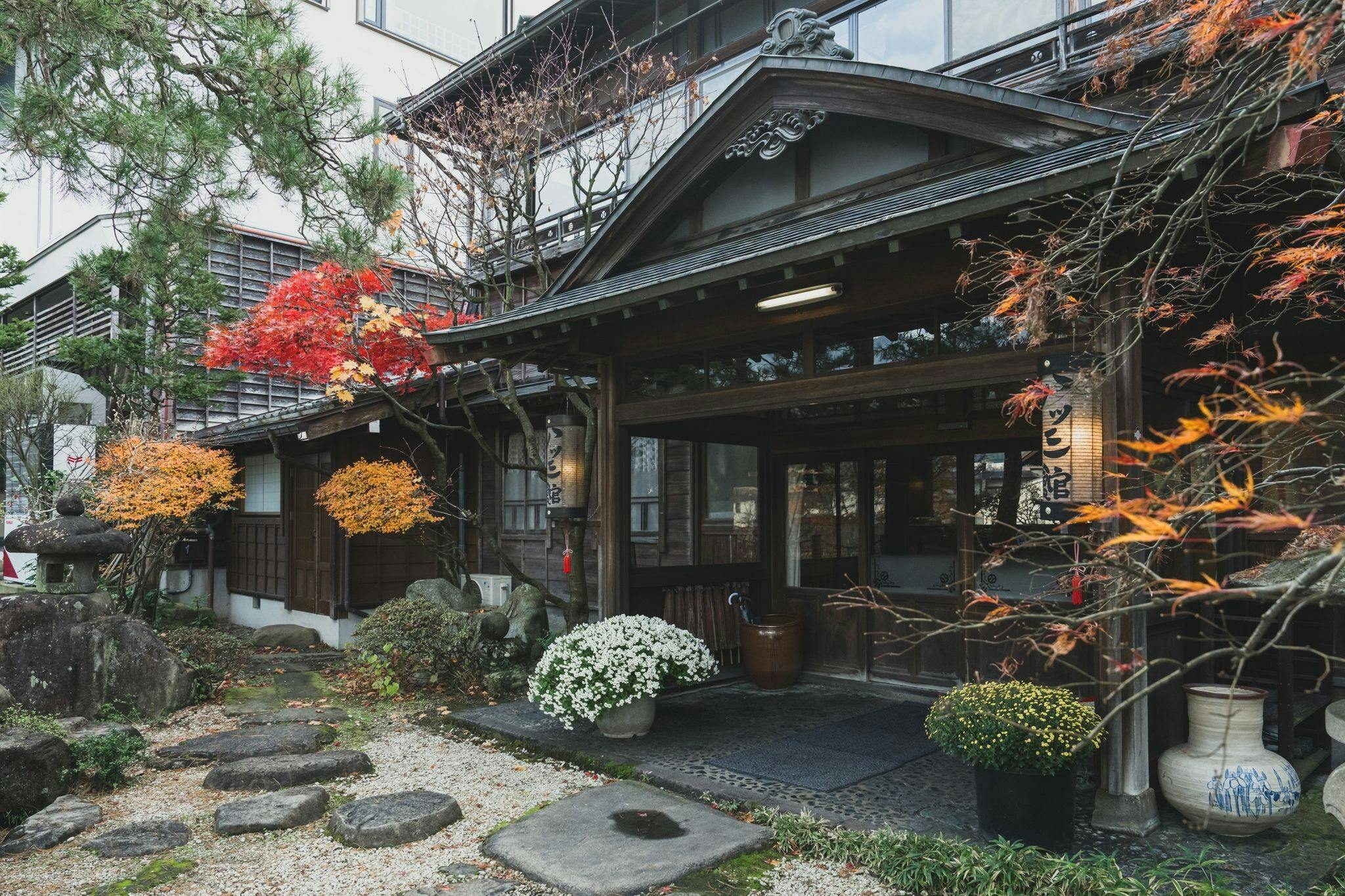 飛騨高山の奥座敷　八ツ三館