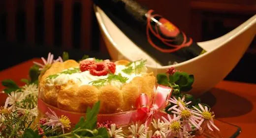 【誕生日・結婚祝い・還暦など記念日ならコチラ】花束・乾杯酒・ケーキのアニバーサリー3大特典付き!