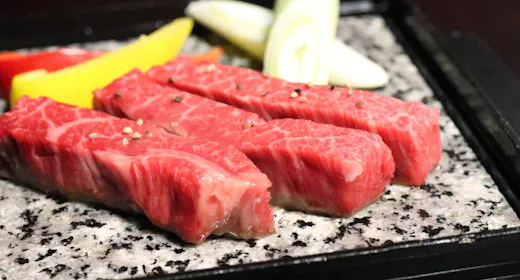 【メインは肉料理】国産和牛鉄板焼会席プラン【2食付】