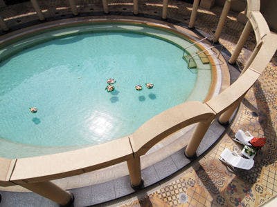 Annex lantai bawah tanah 1: Spa Eden dengan pakaian renang