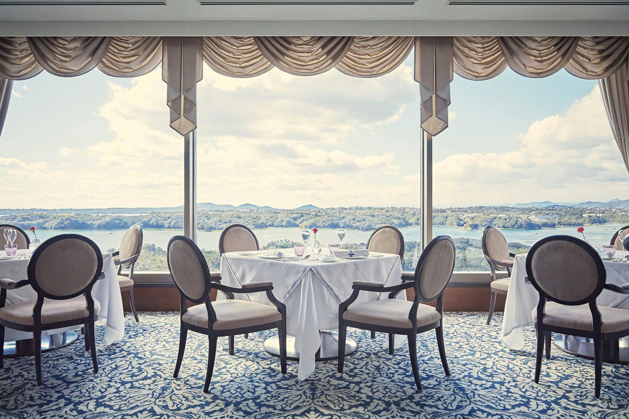 【海の幸フランス料理「エレガンス」】季節ごとの食材を愉しむ＜夕朝食付＞