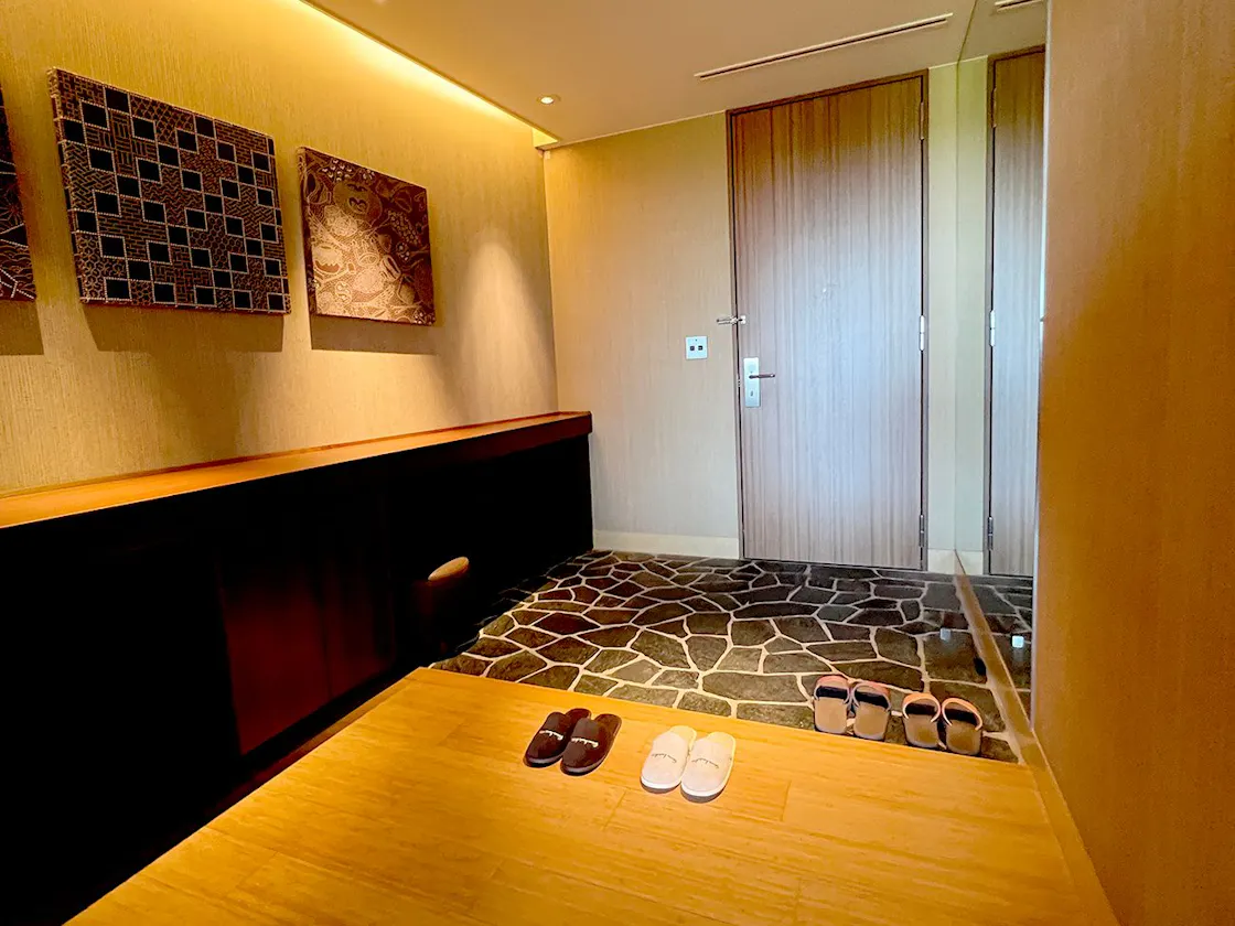 エントランス客室側より