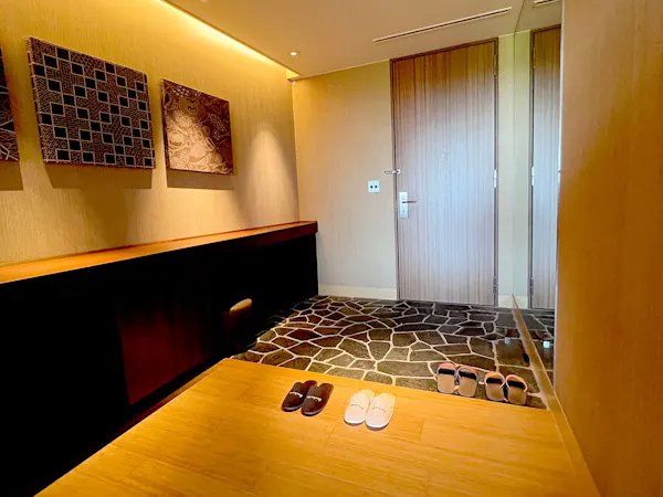 エントランス客室側より