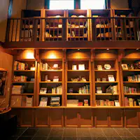 ゆったりとロビーで読書はいかがですか?