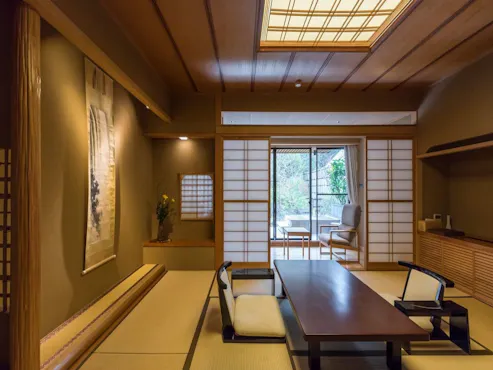 【ห้องพักสไตล์ญี่ปุ่นพร้อมสวนและอ่างอาบน้ำกลางแจ้ง ขนาด 10 เสื่อทาทามิ】