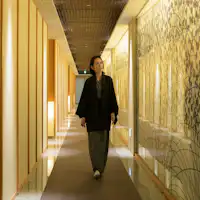 พื้นที่ที่โอบล้อมด้วยความเงียบสงบและความงดงามอย่างมีชีวิตชีวา