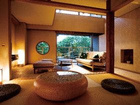 上質の美味とおもてなし。オーシャンビューの宿 旅荘 海の蝶