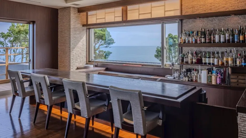 The Earth Inn: A Place to Watch the Storm