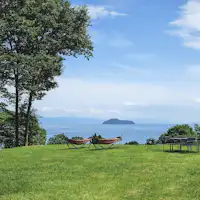 บนเนินเขา