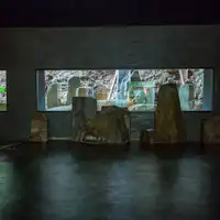 Spa meditasi menikmati sumber dengan lima indra