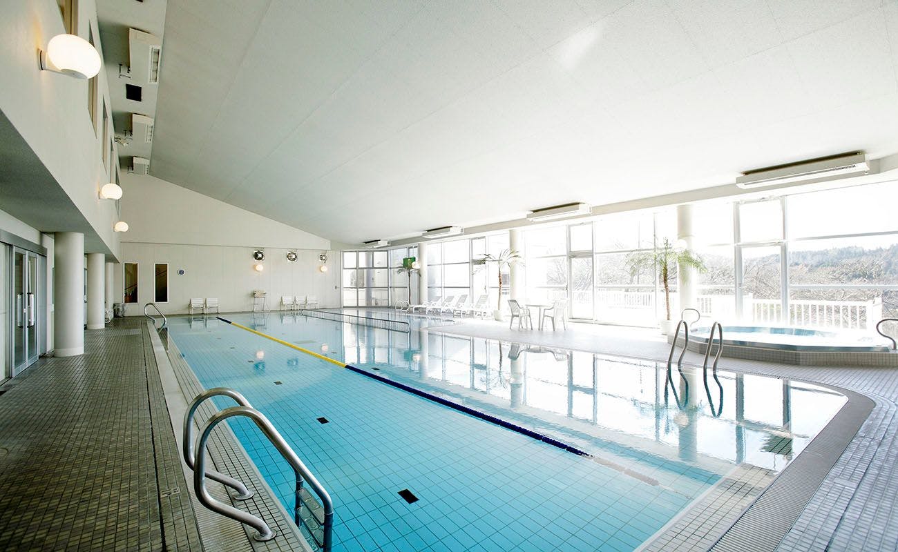 屋内温水プール　青山ホテル内