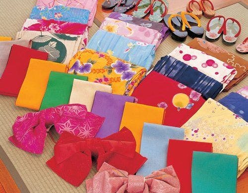 Menyediakan yukata bergaya (Kelebihan Pelan)