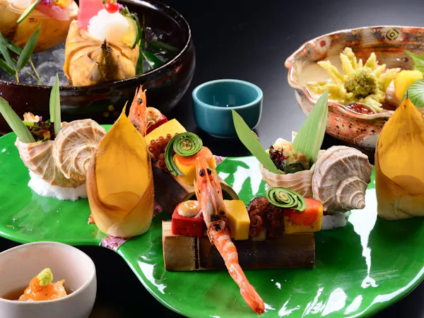 【記念日】特典充実で彩る特別な一日|ワイン・ケーキ・貸切露天付|花紋客室(スタンダードチェックイン)