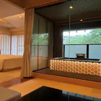 Bilik khas dengan onsen terbuka 'Hana no Shou'