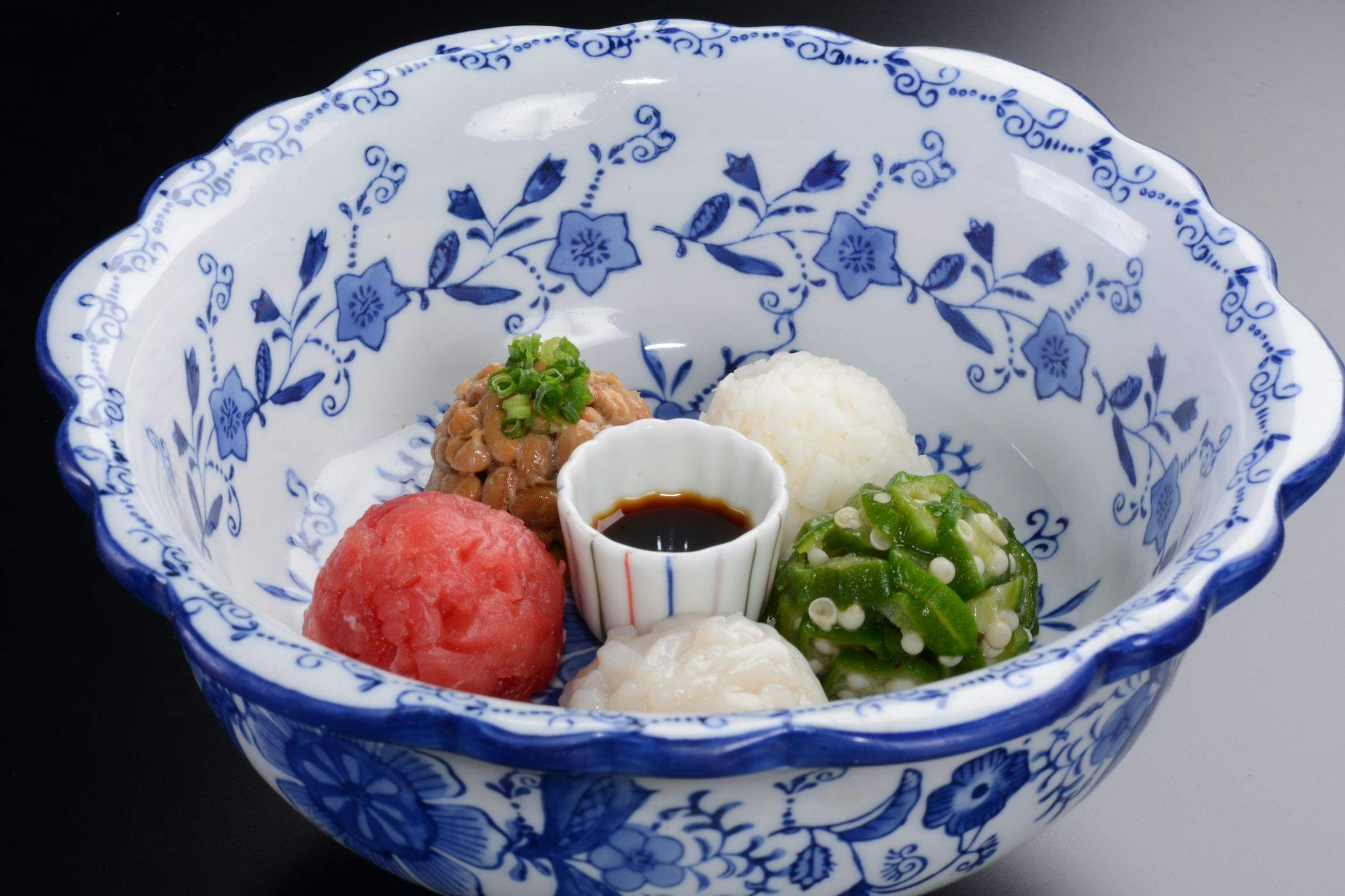 選べる干物＆名物5色盛りの花紋流朝食