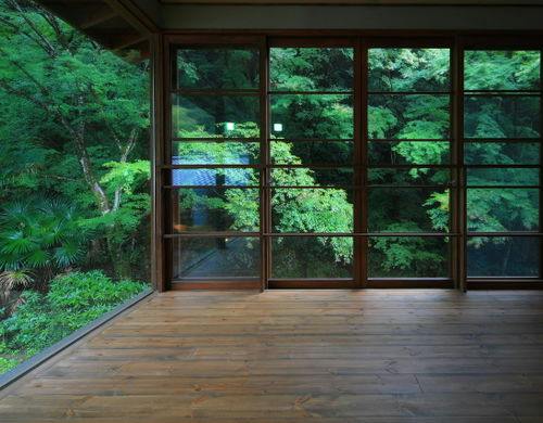 新しさの中に、懐かしさを感じる客室ー。