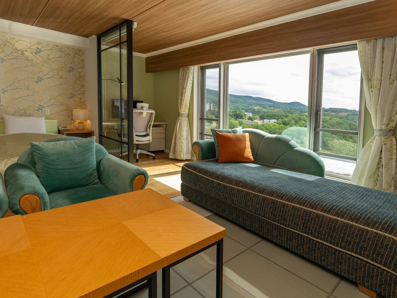 ＜東館＞コーナーデラックス57平米／禁煙