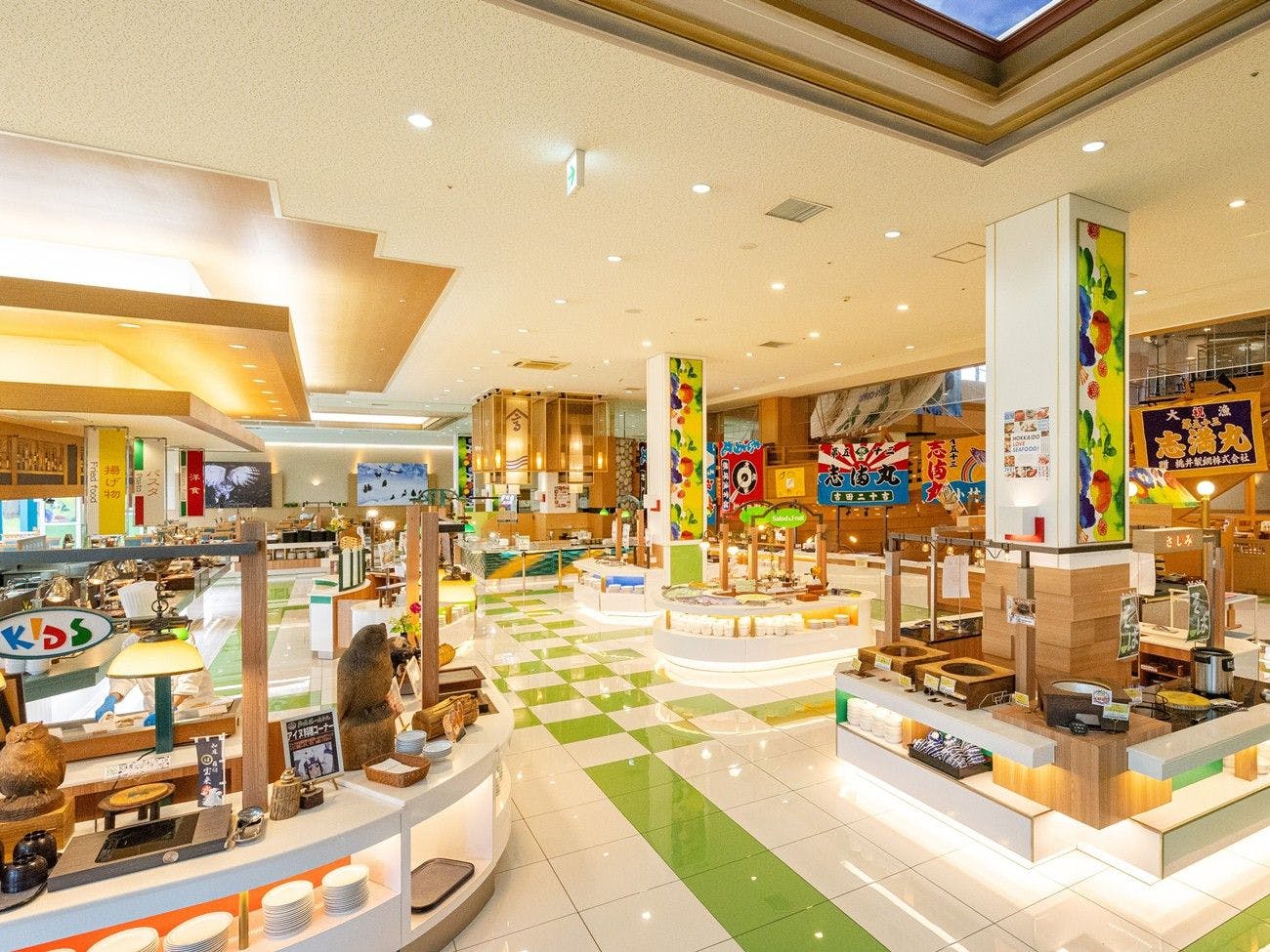 夕食バイキング会場「マルスコイ」イメージ