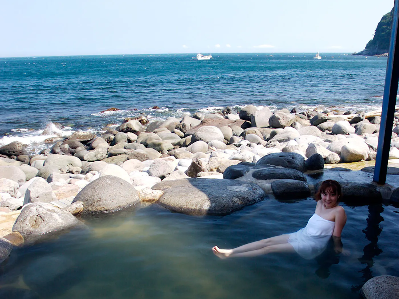 お祝いの宿 吉祥CAREN:海辺の岩風呂