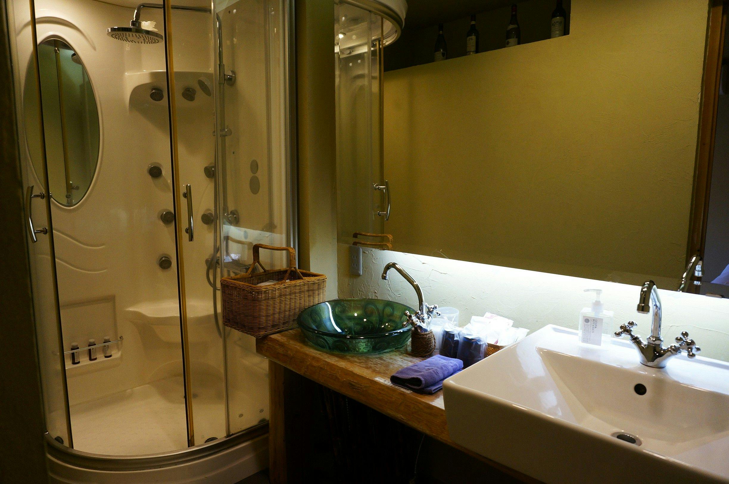 シャワールーム