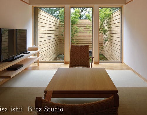 １階には庭園の見える和室がございます。