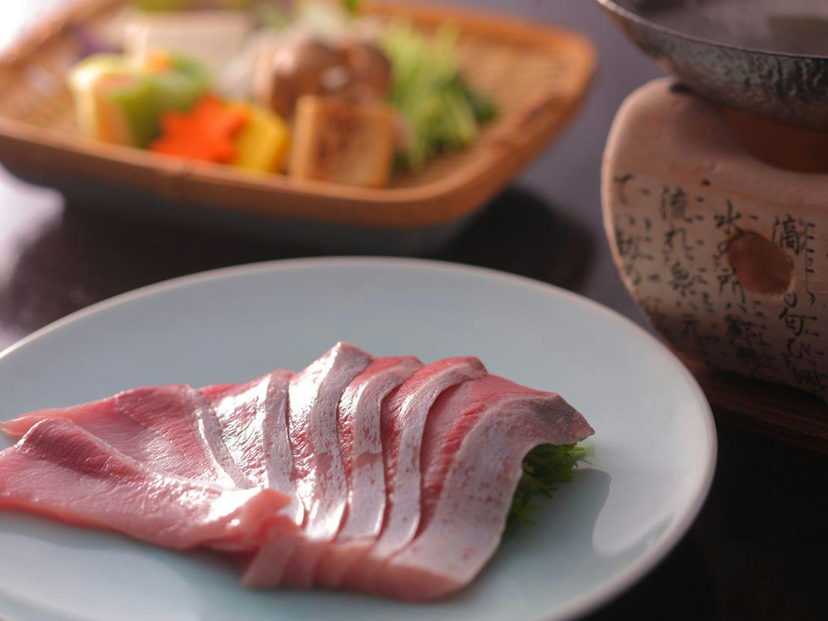 【冬期限定】 脂がのった旬の寒ブリを堪能。天然寒鰤会席プラン