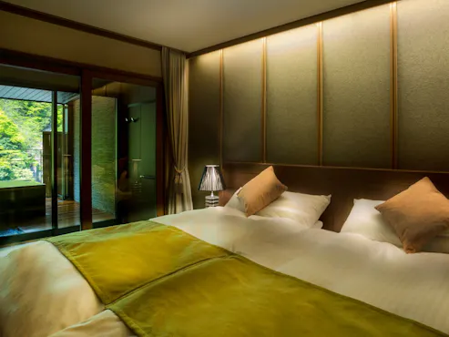 2023年リニューアルオープンの露天風呂客室