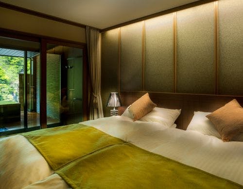 2023年リニューアルオープンの露天風呂客室